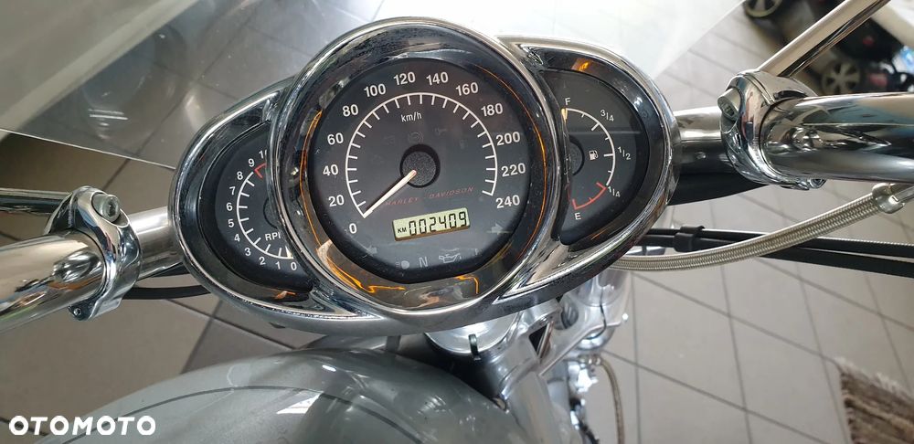 Harley-Davidson V-Rod Street Rod - 2