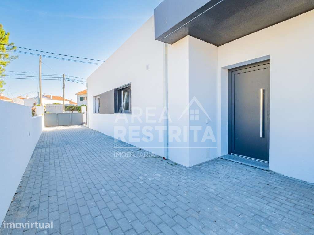 FANTÁSTICA MORADIA ISOLADA T3 COM PISCINA EM LOTE DE 510M2 - Grande imagem: 2/60