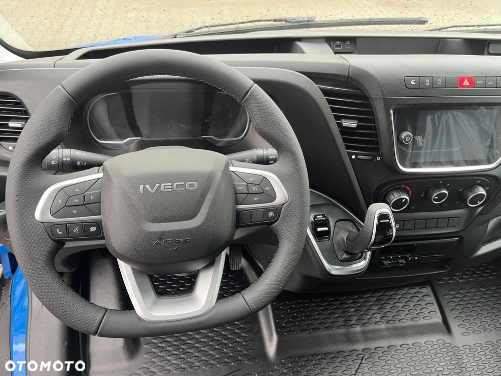 Iveco Daily 35S18HA8 Laweta z kabiną - 30