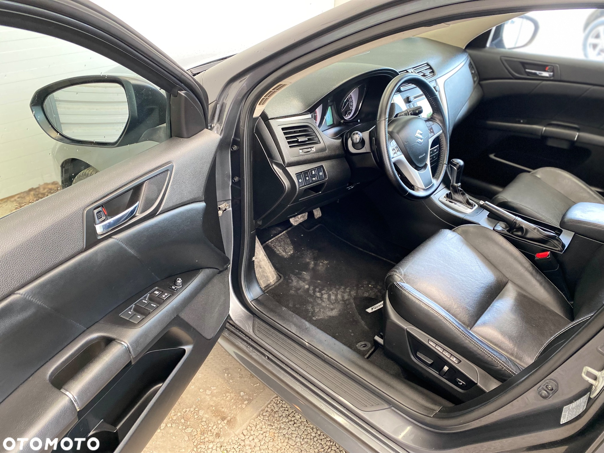 Suzuki Kizashi 2.4 Sport 4WD CVT - 7