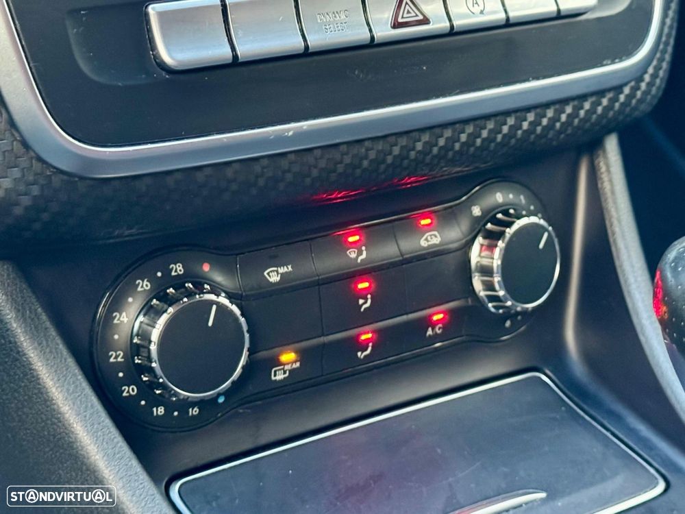 Mercedes-Benz A 180 d AMG Line - 47