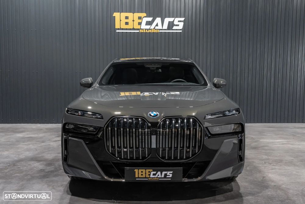 BMW 750 750e xDrive Pack Desportivo M - 42