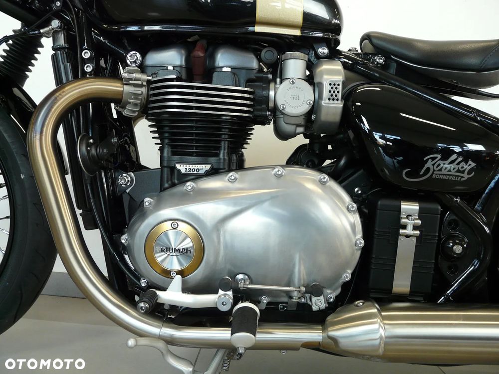 Triumph Bonneville Bobber - 14
