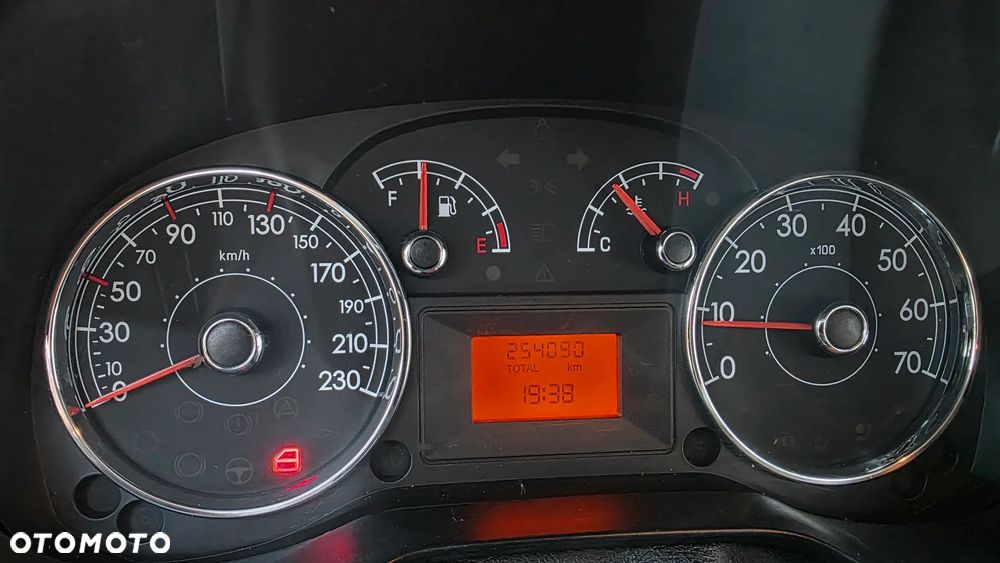 Fiat Punto VAN - 11