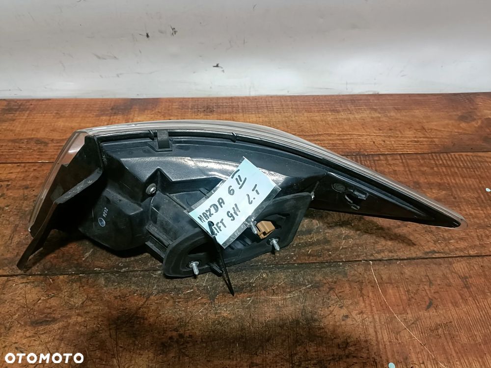 MAZDA 6 II GH 10-13 2011 r. LIFT SEDAN LAMPA LEWY TYŁ W BŁOTNIK EU - 4
