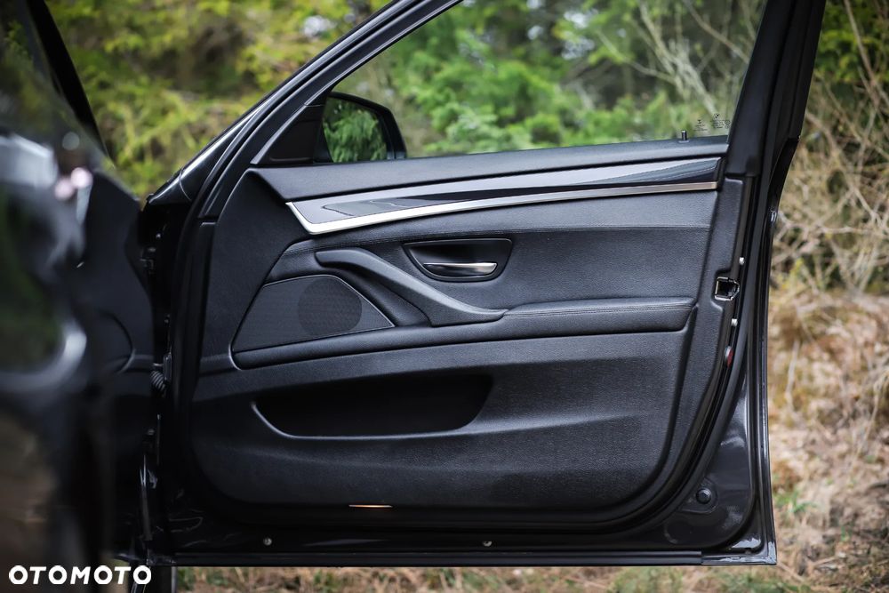 BMW Seria 5 520d - 13