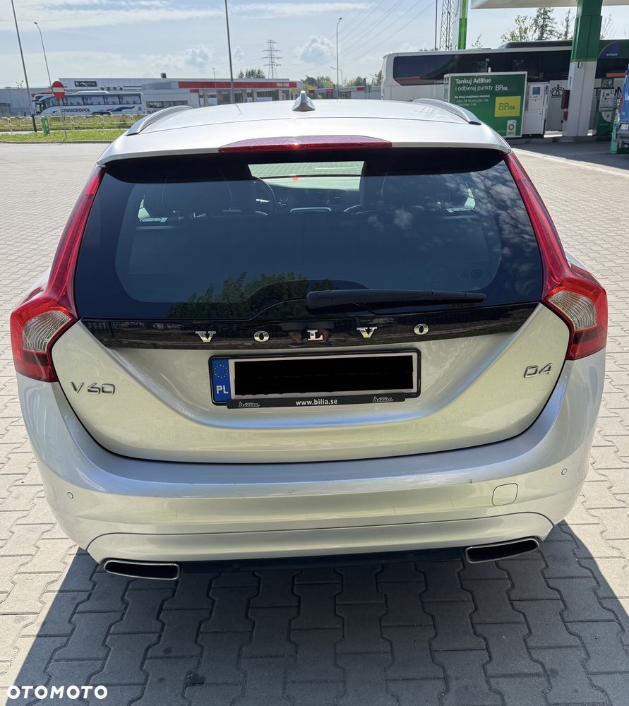 Volvo V60 D4 Drive-E Momentum - 3