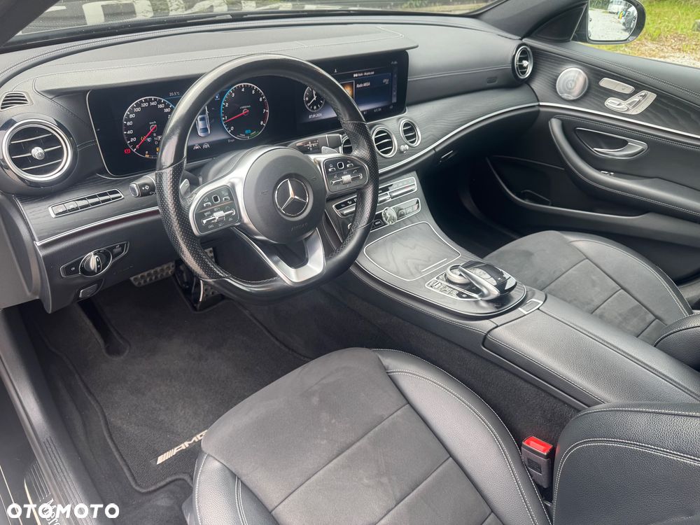 Mercedes-Benz Klasa E 200 9G-TRONIC AMG Line - 9