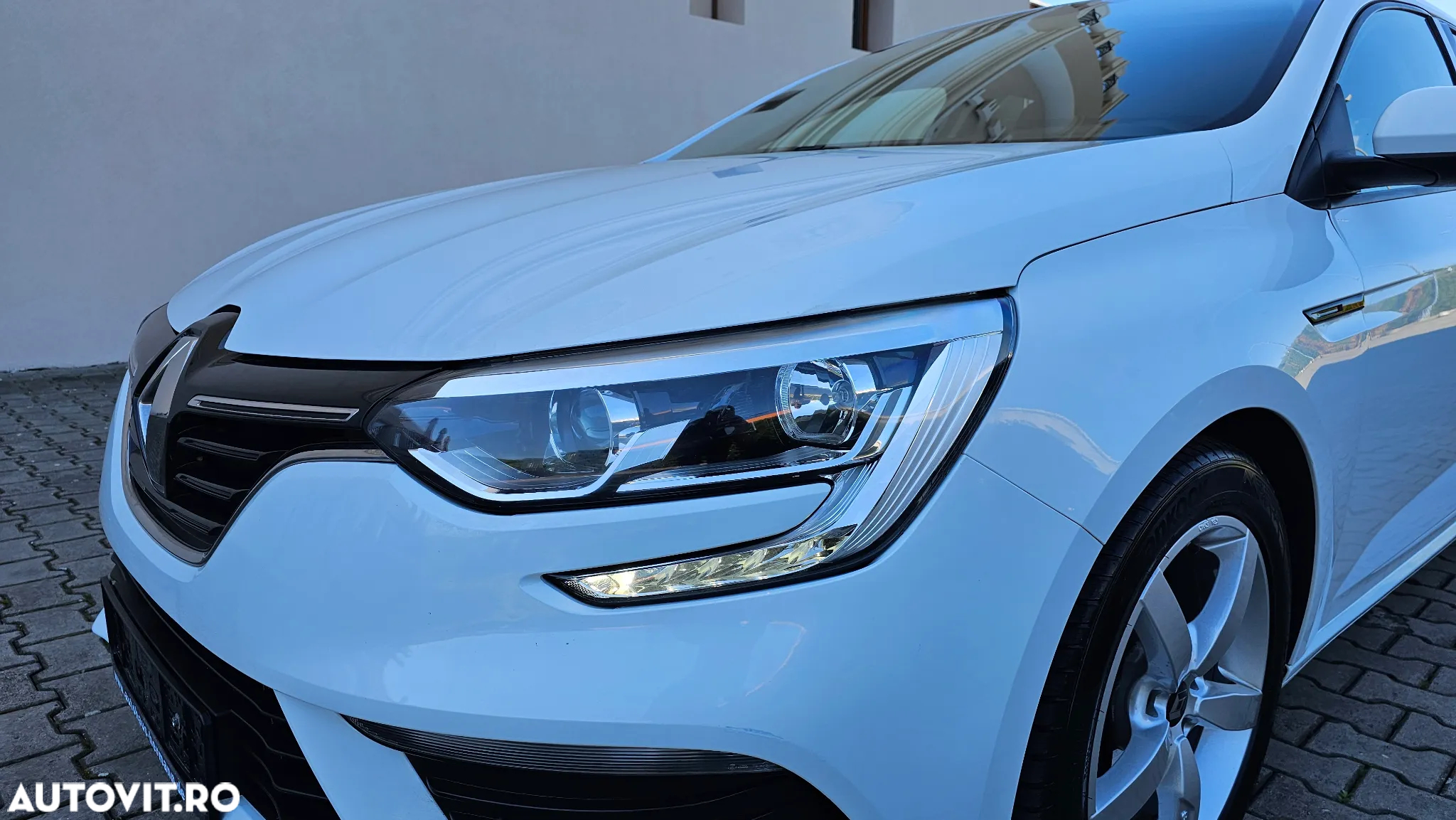 Renault Megane ENERGY TCe 130 BUSINESS - 23