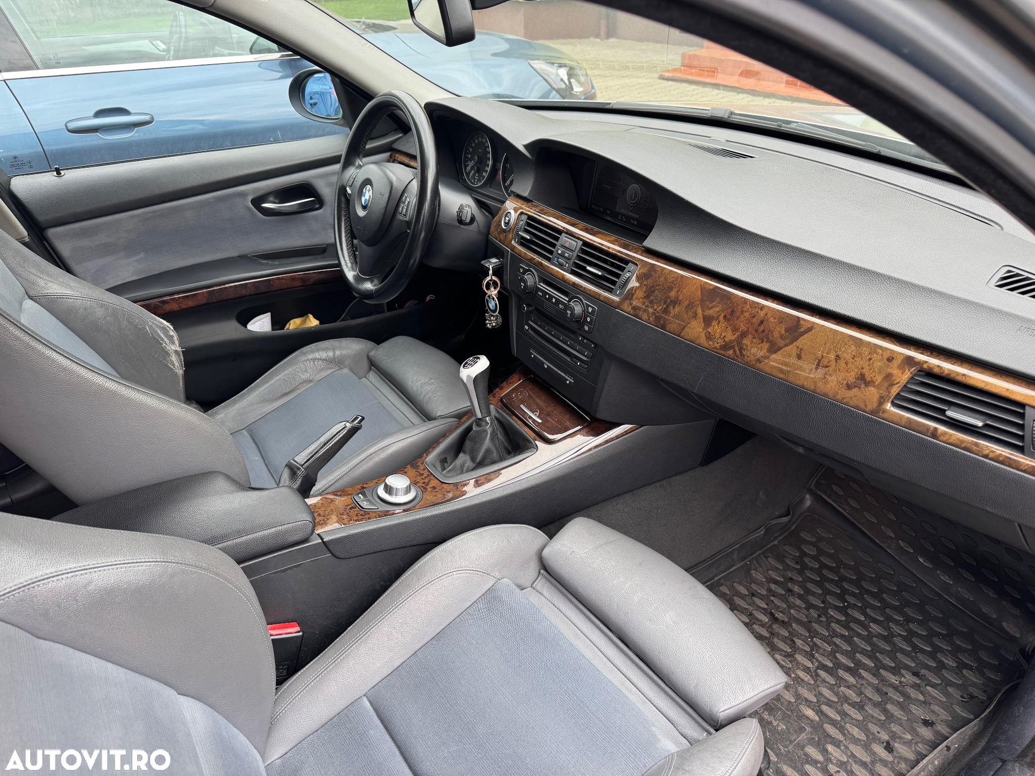 BMW Seria 3 320d Touring - 8