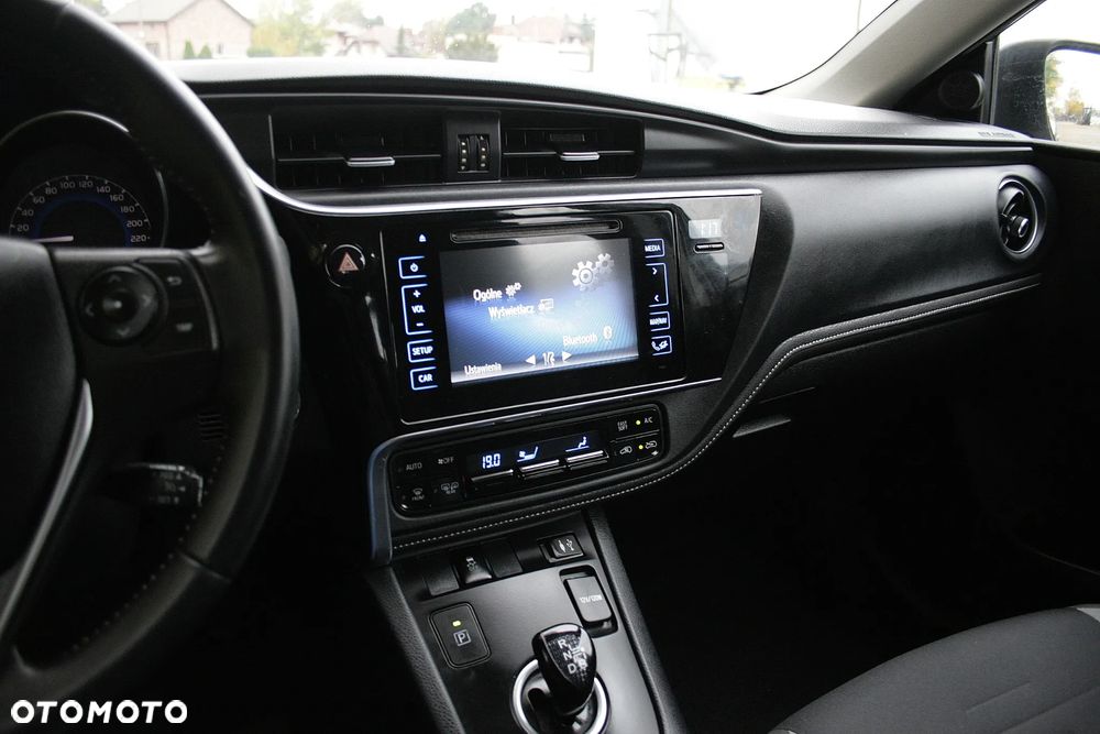 Toyota Auris 1.8 HSD Luna - 23