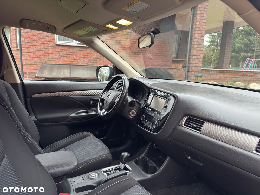 Mitsubishi Outlander 2.4 4WD CVT Intense - 15