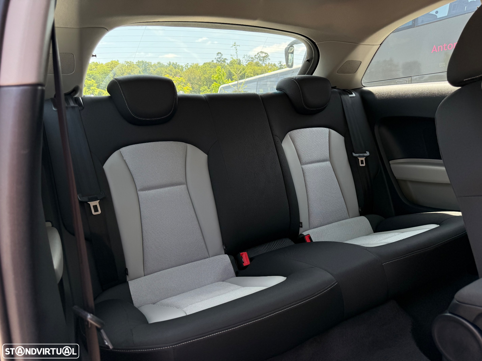 Audi A1 1.6 TDI Attraction - 19