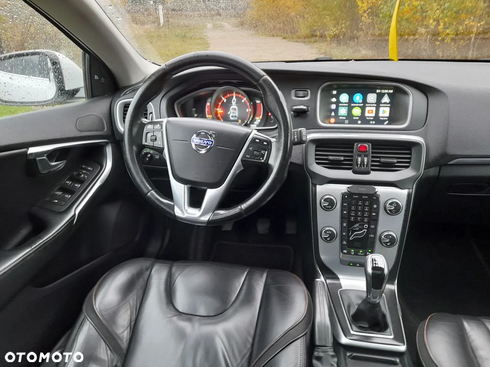 Volvo V40 D4 Ocean Race - 10