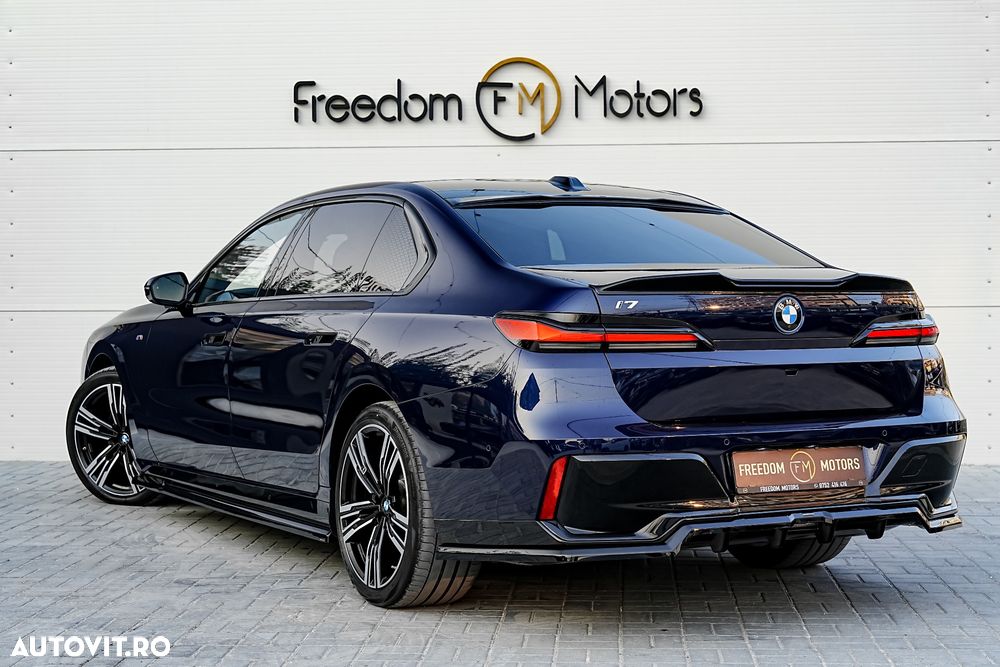 BMW i7 M70 xDrive - 5