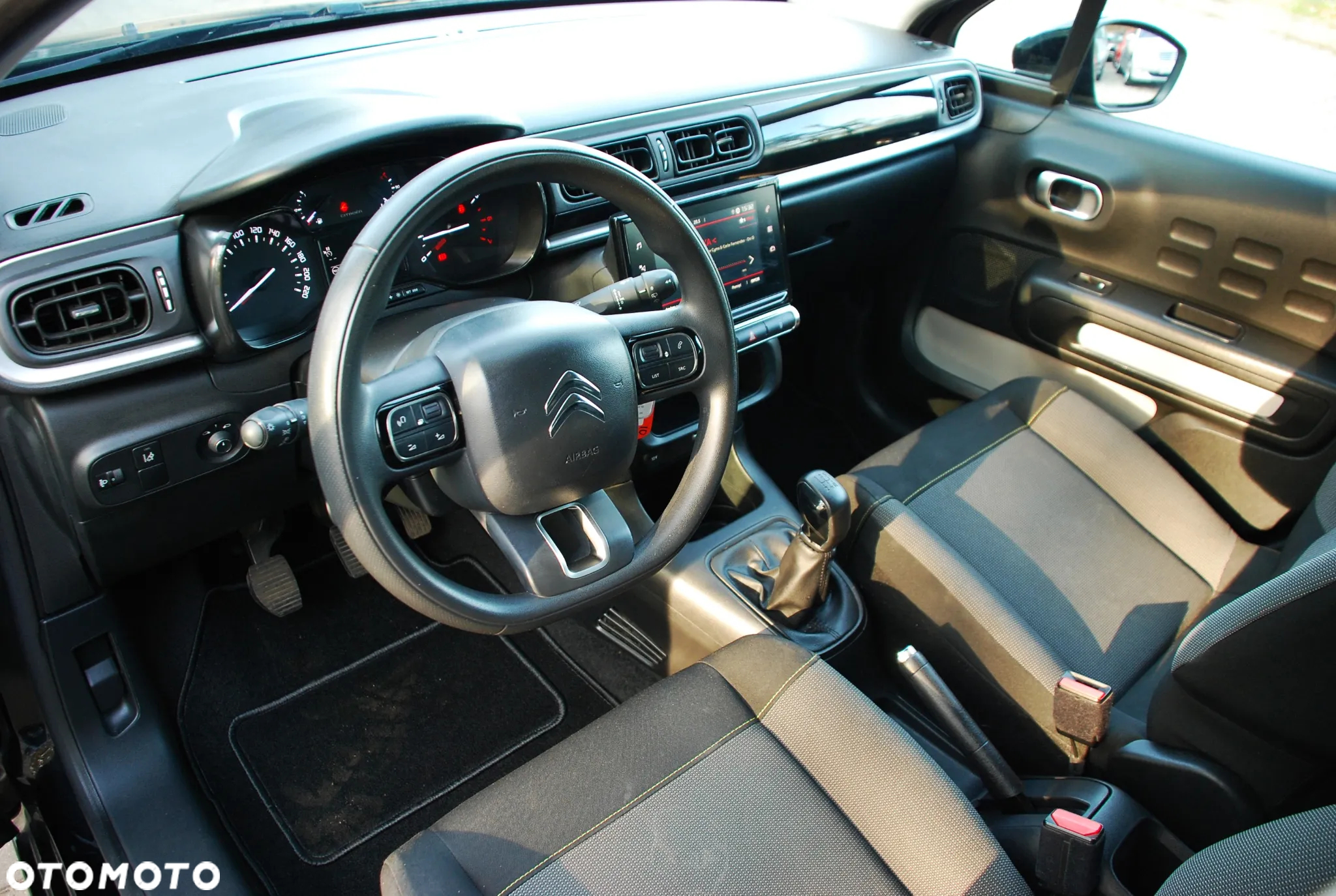 Citroën C3 1.2 PureTech Shine - 21