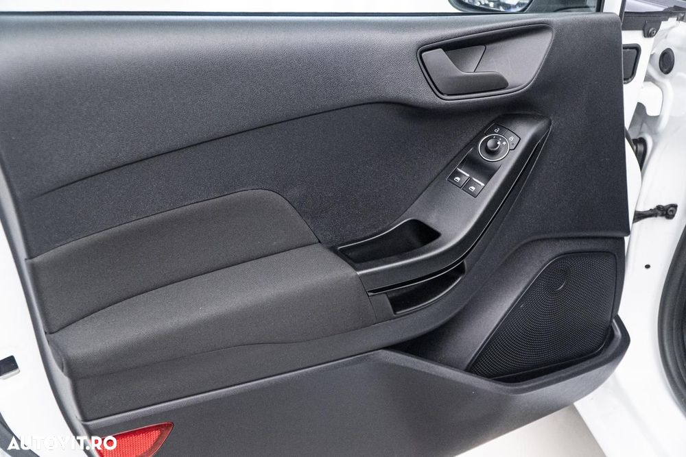 Ford Fiesta 1.1 Trend - 31