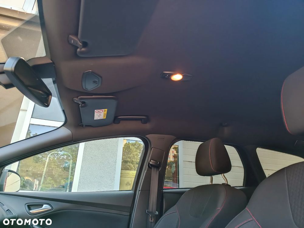Ford Focus 1.5 EcoBoost STart-Stopp-System ST-LINE - 32