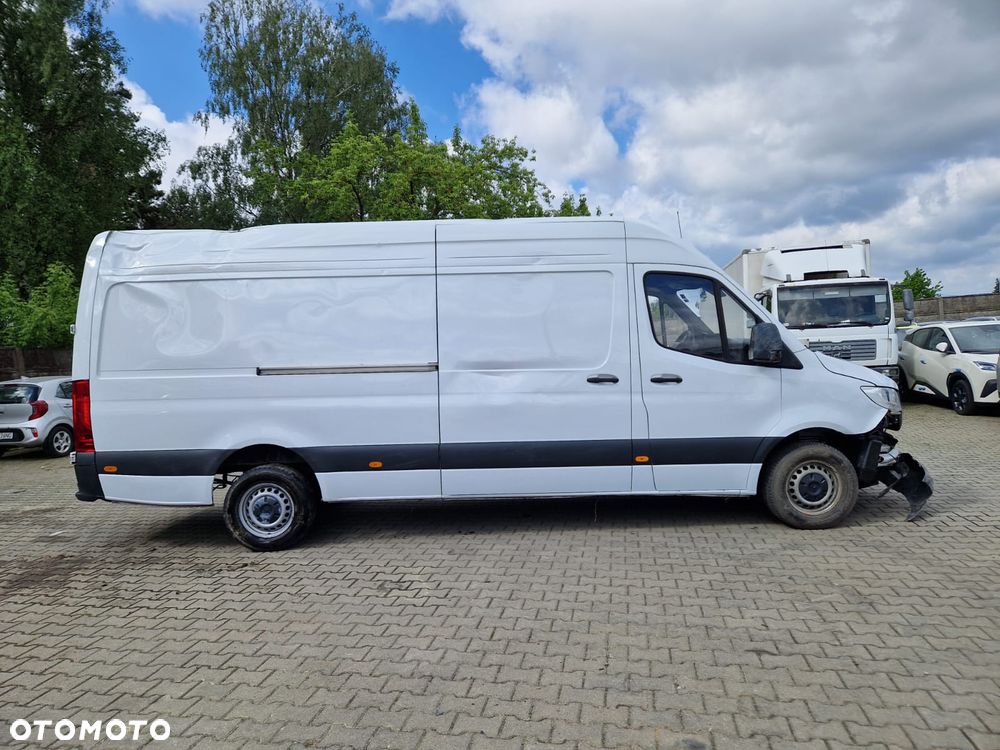 Mercedes-Benz Sprinter - 2