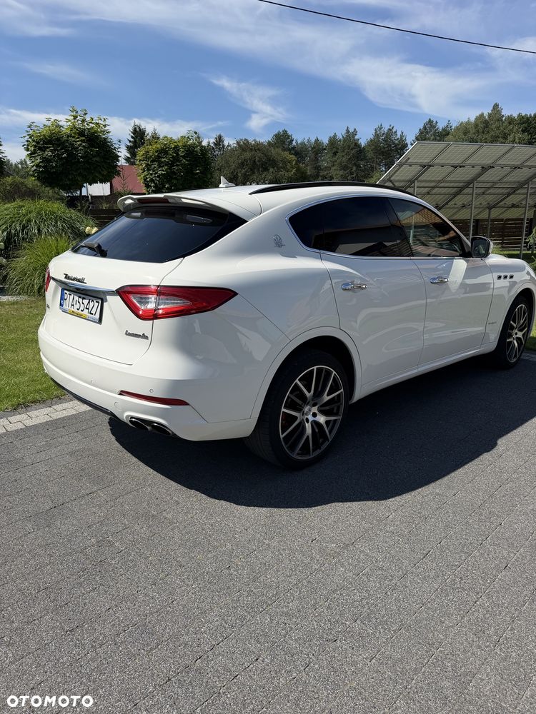 Maserati Levante - 3