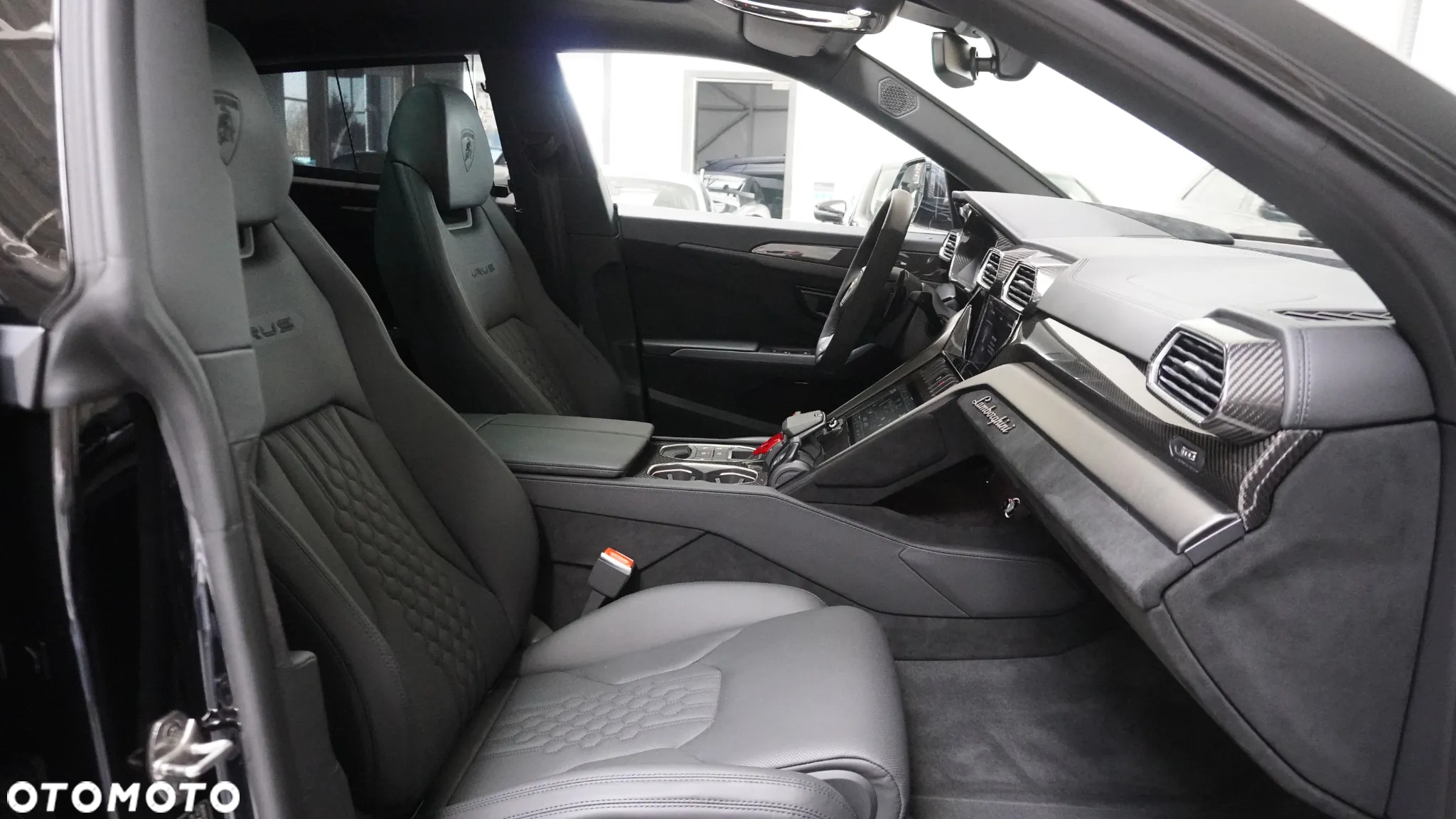 Lamborghini Urus - 11