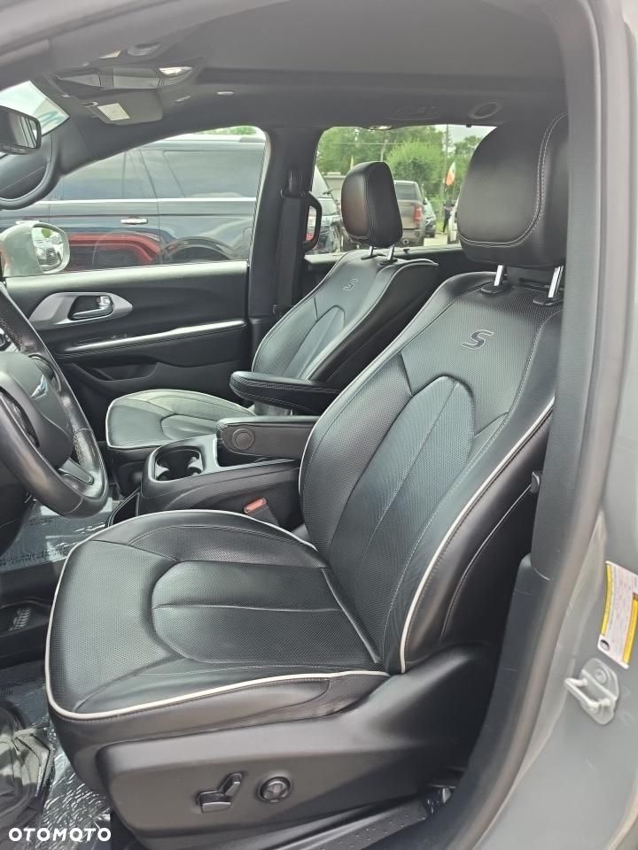Chrysler Pacifica - 7