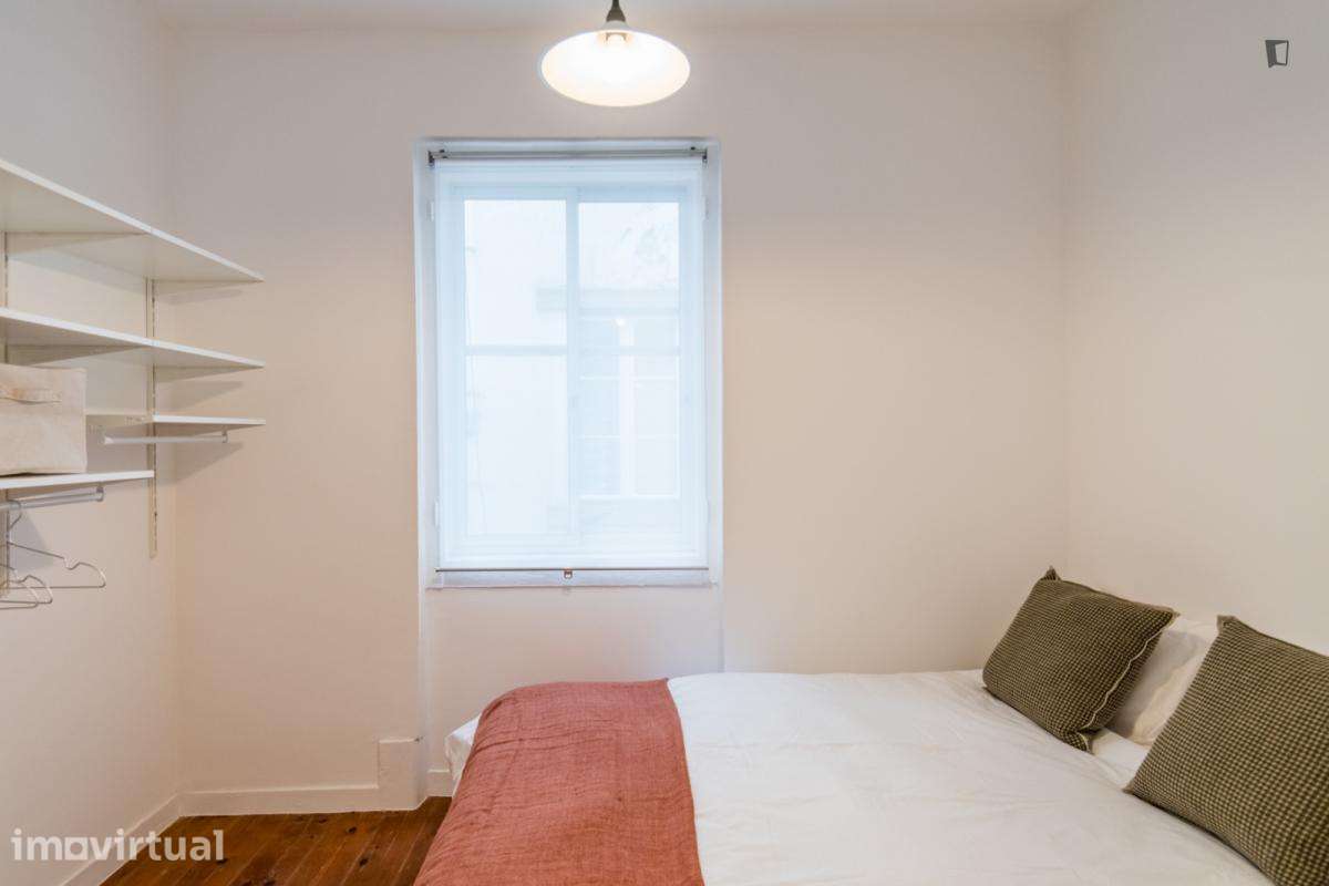 Quarto - localizado em Penha Lisbon - Grande imagem: 4/12