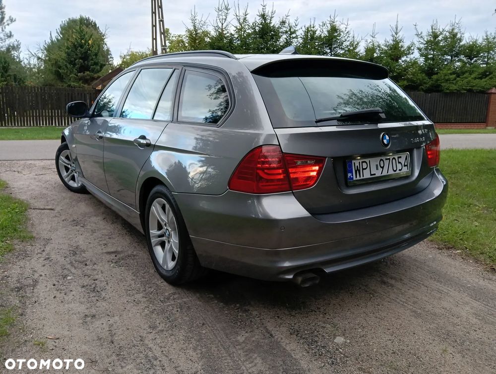 BMW Seria 3 318d DPF Touring - 8