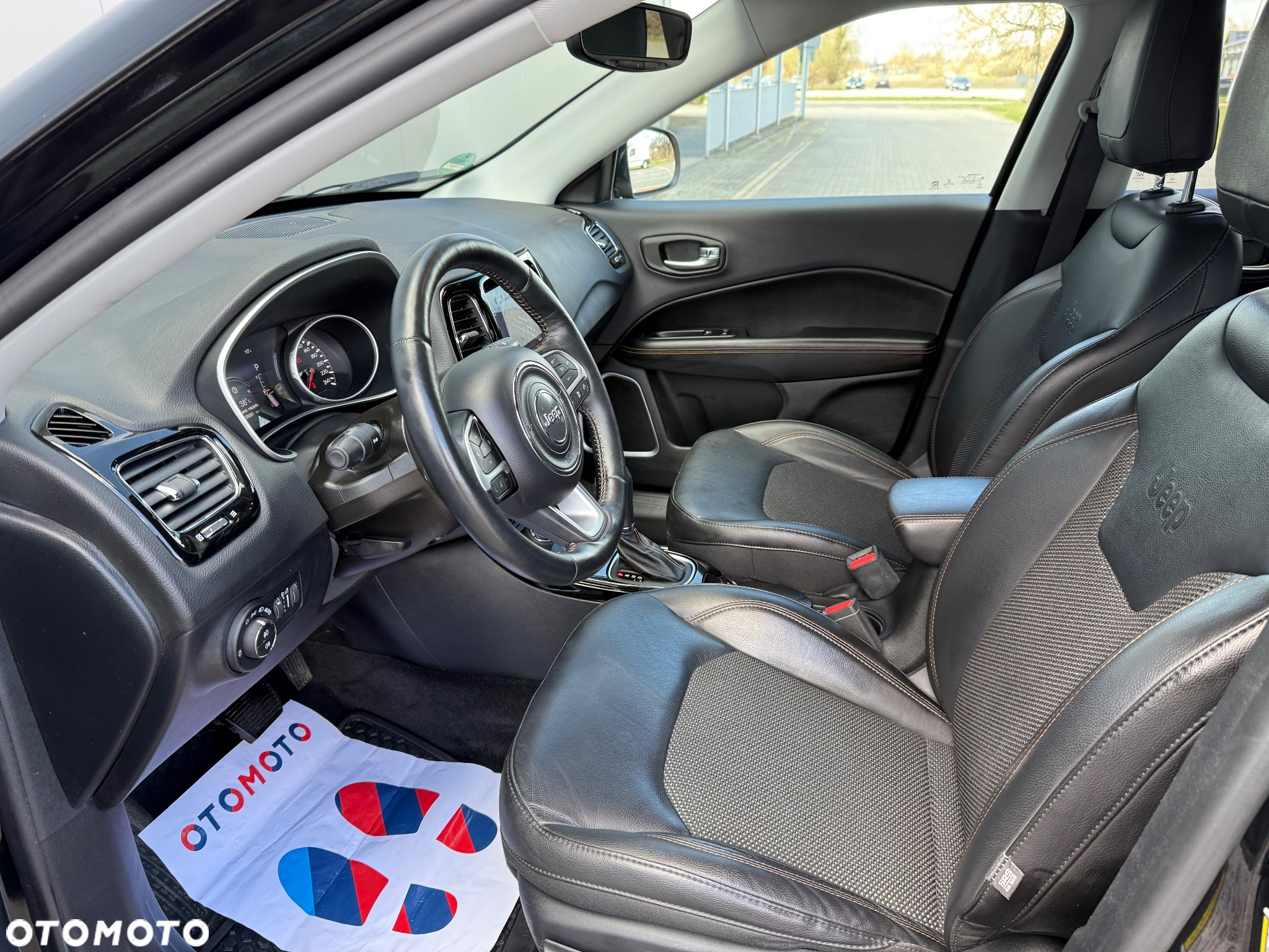 Jeep Compass - 14