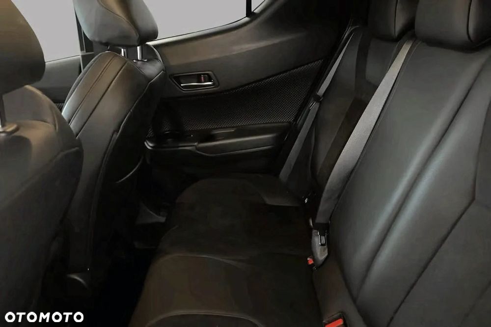 Toyota C-HR - 12