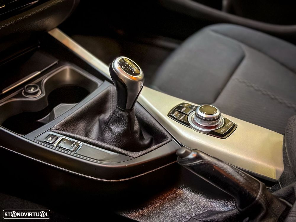 BMW 116 d EfficientDynamics - 32