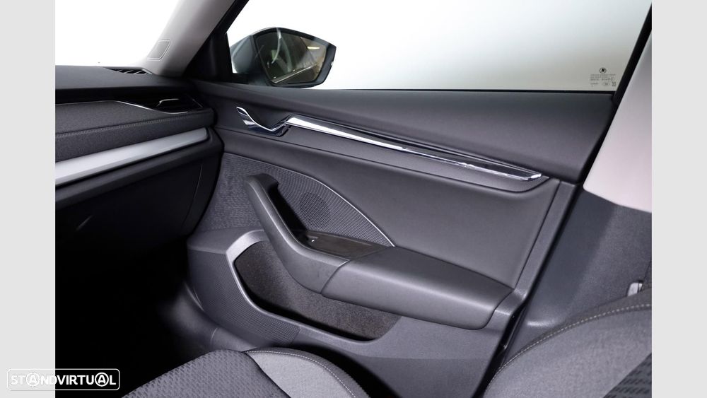 Skoda Octavia 1.4 TSI iV DSG - 17