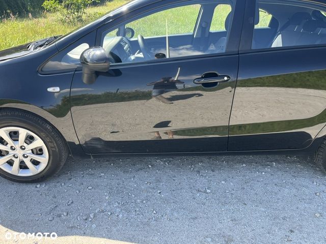 Kia Rio 1.2 ISG Dream Team Edition - 8