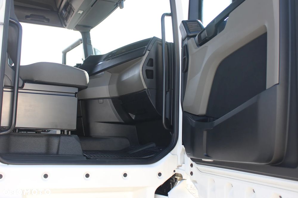 MAN TGX18.470 / NOWE OPONY / GPS / CLIM PARK / LODÓWKA/ SERWIS Fr / IDEALNY STAN/ - 16