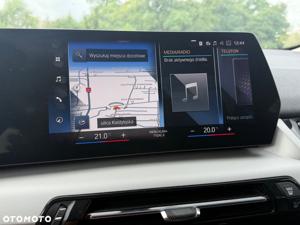 BMW Seria 2 218d - 28