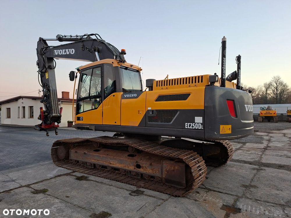 Volvo EC250DL ROTOTILT ze szczypcami / Niwelacja / - 12