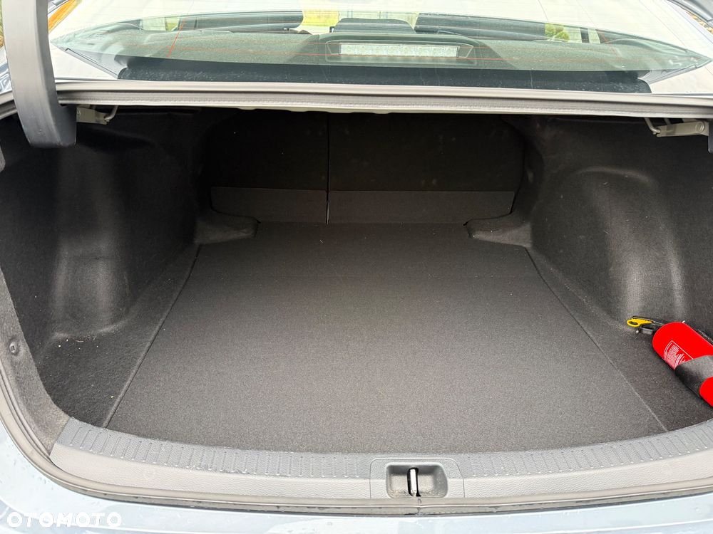 Toyota Corolla 1.8 Hybrid Comfort - 24