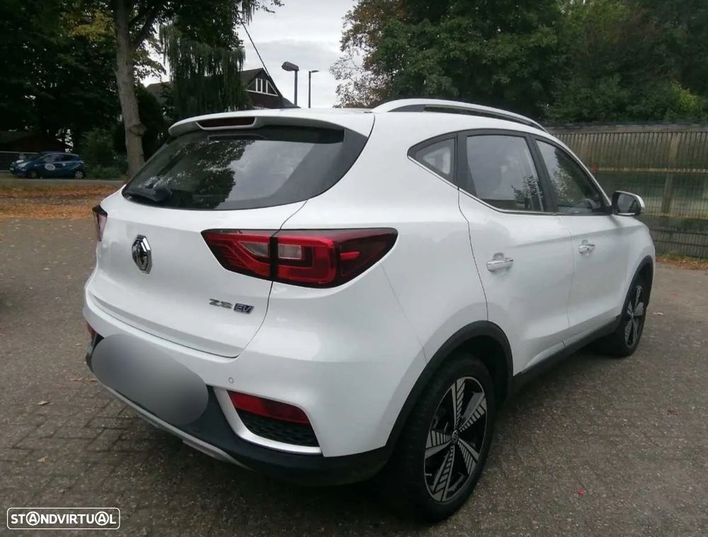 MG ZS EV Luxury - 2