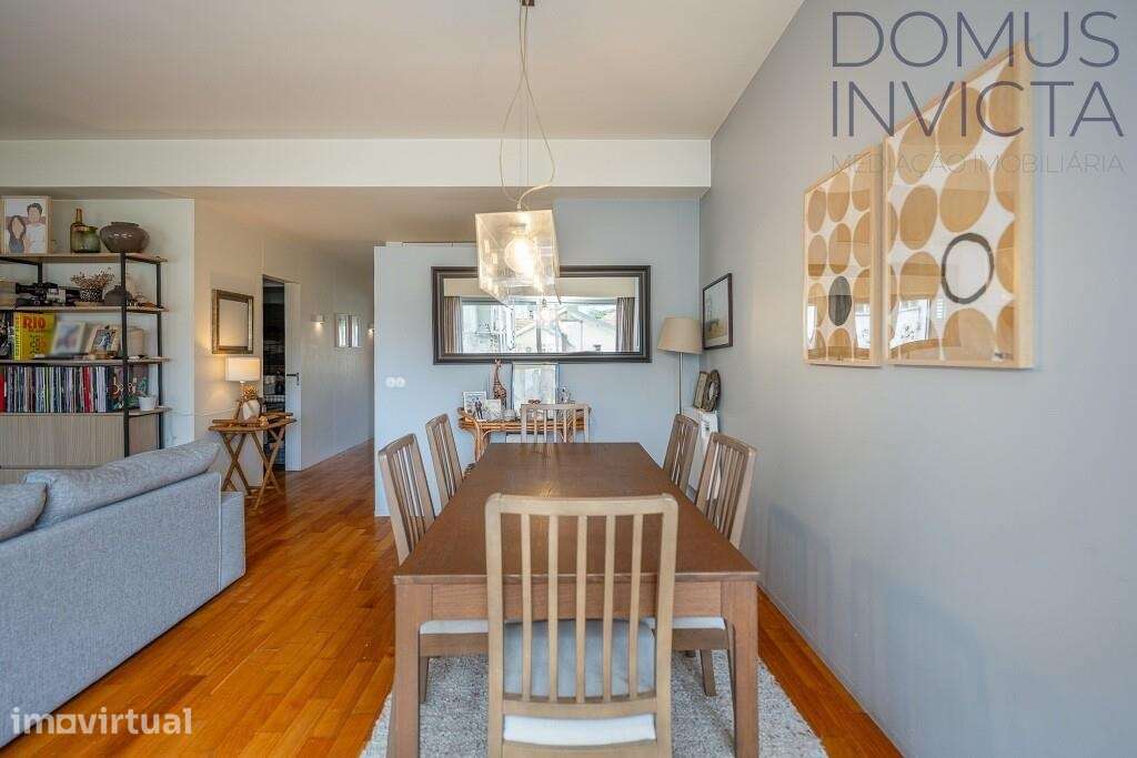 T2 remodelado com duas varandas e lugar de garagem | Zona da Boavista - Grande imagem: 4/37