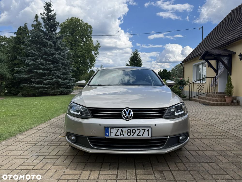 Volkswagen Jetta 1.6 TDI Highline DSG - 8