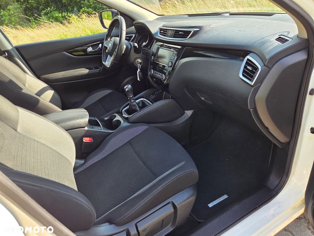 Nissan Qashqai 1.3 DIG-T N-Connecta - 18