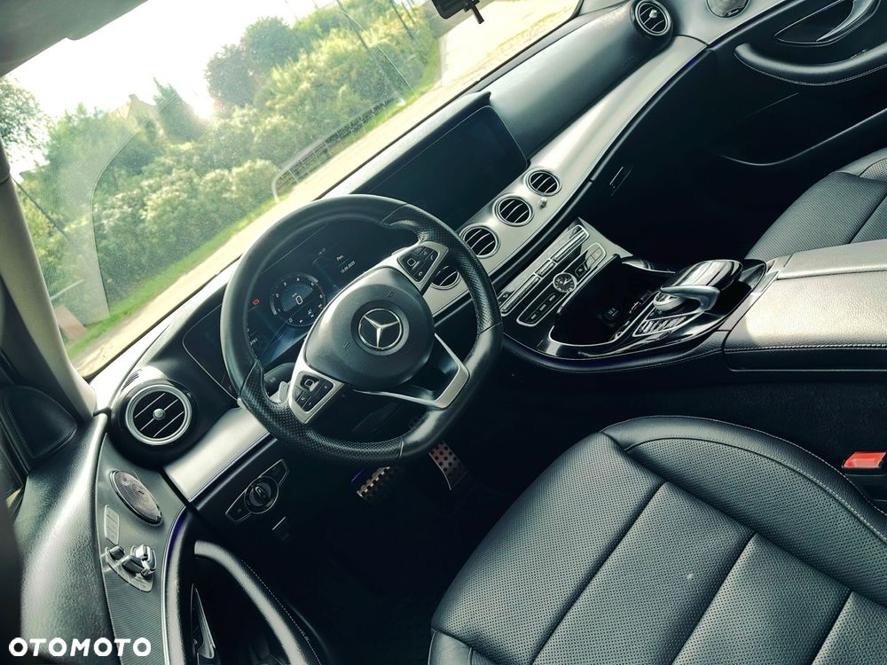 Mercedes-Benz Klasa E 220 d 9G-TRONIC - 12