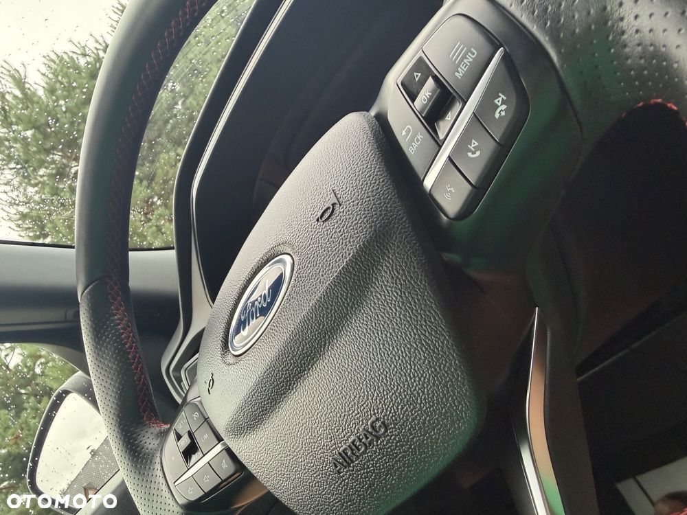 Ford Kuga 1.5 EcoBlue ST-LINE - 29