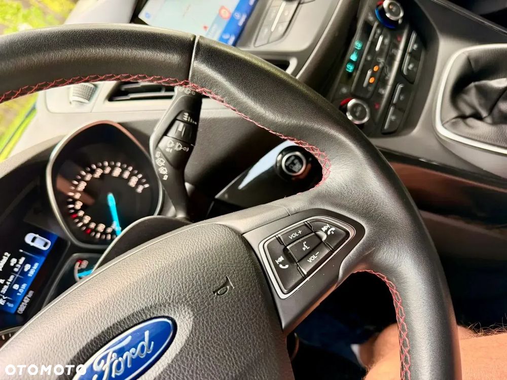 Ford Kuga 1.5 EcoBoost ST-LINE - 18