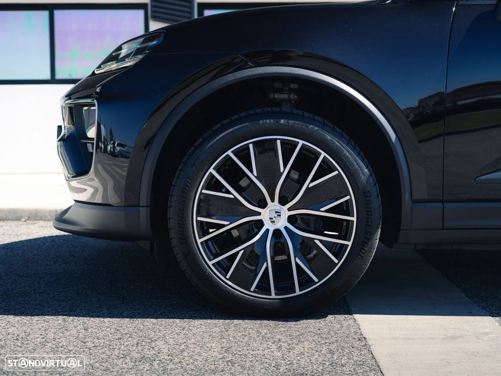 Porsche Macan Electric 4 - 13