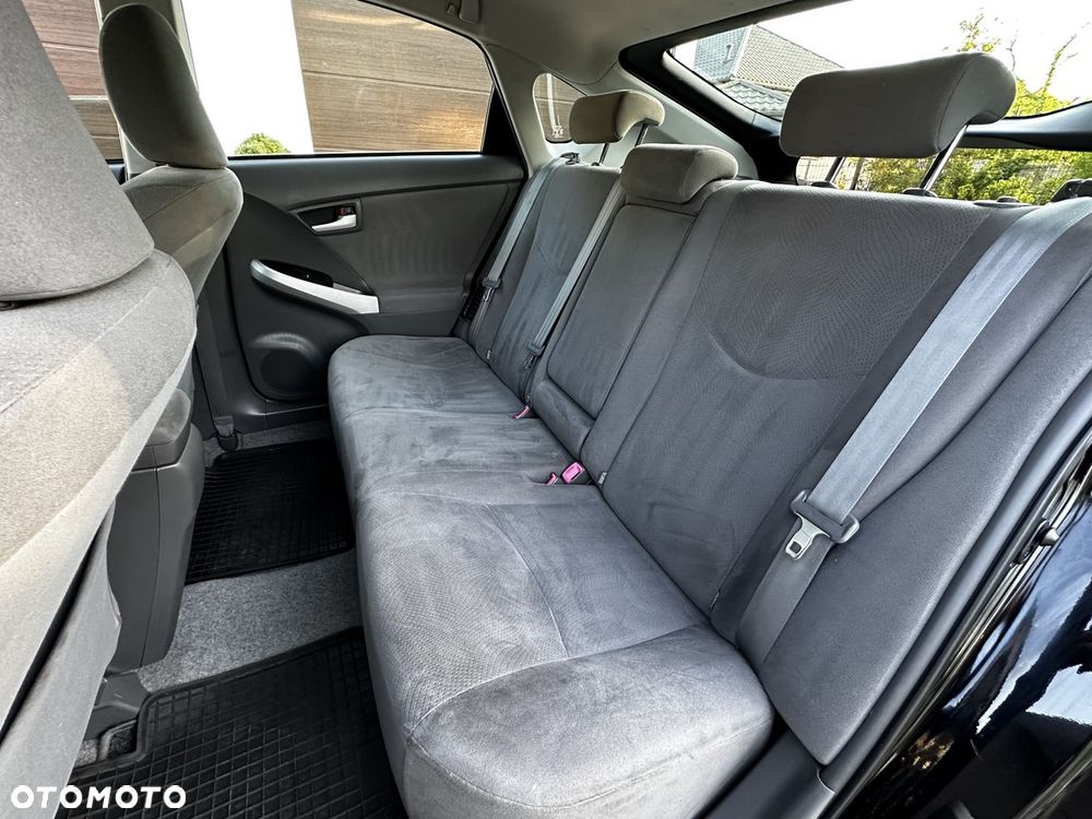 Toyota Prius (Hybrid) - 18