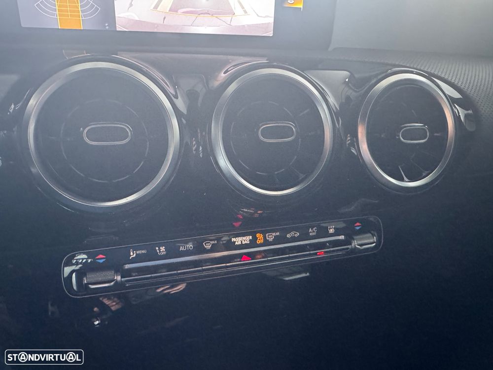 Mercedes-Benz A 250 Limousine e AMG Line - 14