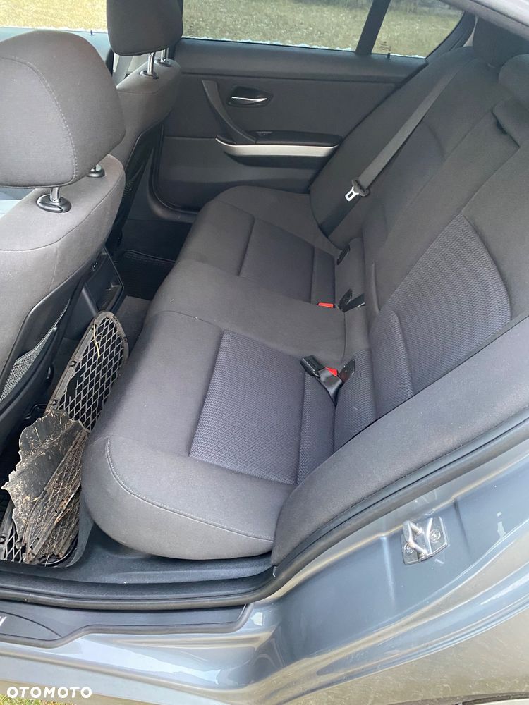 BMW Seria 3 320d - 8