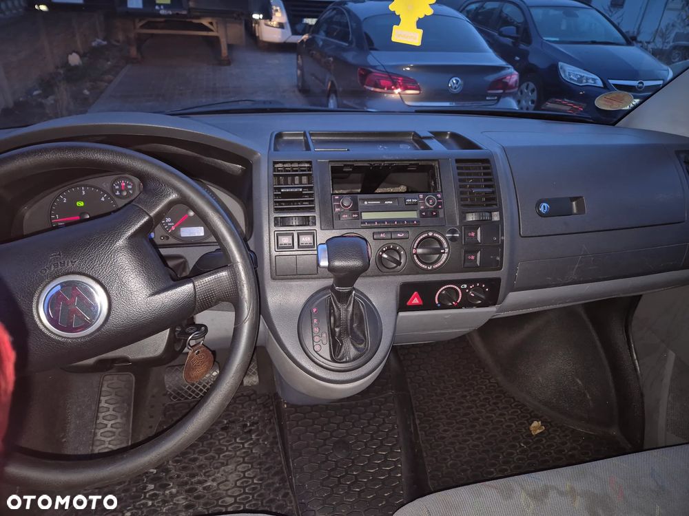 Volkswagen Transporter - 9