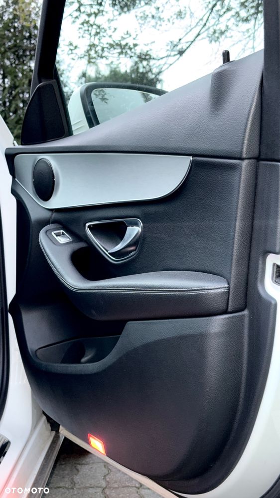 Mercedes-Benz Klasa C 180 7G-TRONIC - 14